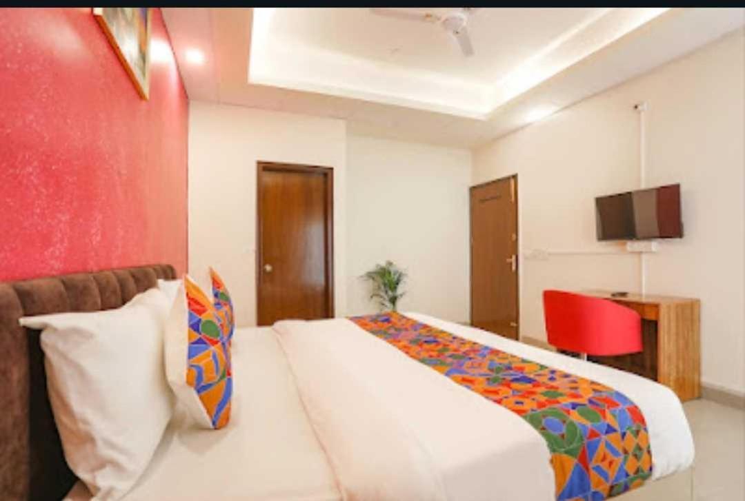 Collection O Royal Spark Inn Gurgaon Ngoại thất bức ảnh